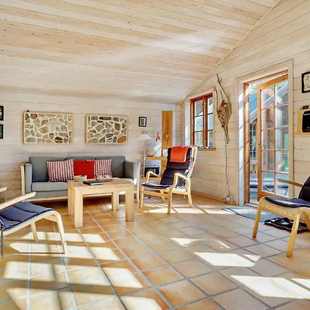 Beautiful In With 3 Bedrooms בית נופש *