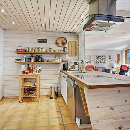 Beautiful In With 3 Bedrooms *